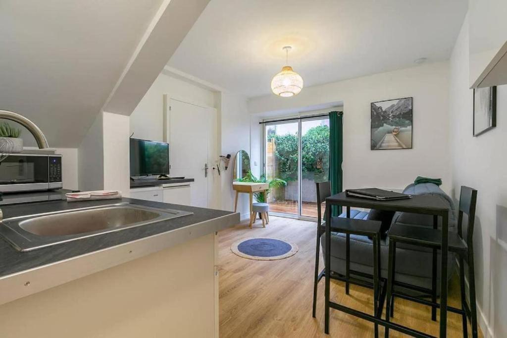 Le Jade : Au Coeur Du Centre Historique Apartment ดีจอง ภายนอก รูปภาพ